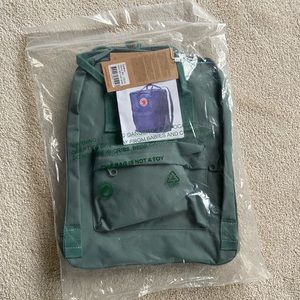 BNWT Fjallraven Kanken Frost Green Backpack